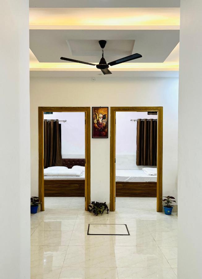 Shanti Hostel And Garden Cafe Rishikesh Exterior photo